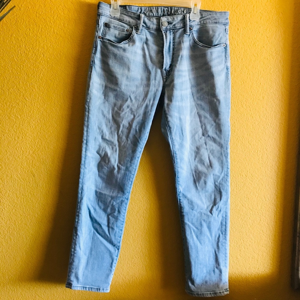 American Eagle Men’s jeans